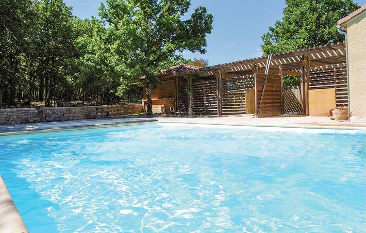 Apartamento vacacional entero, Apartamento Gramat con piscina y cocina americana in Gramat, Quercy