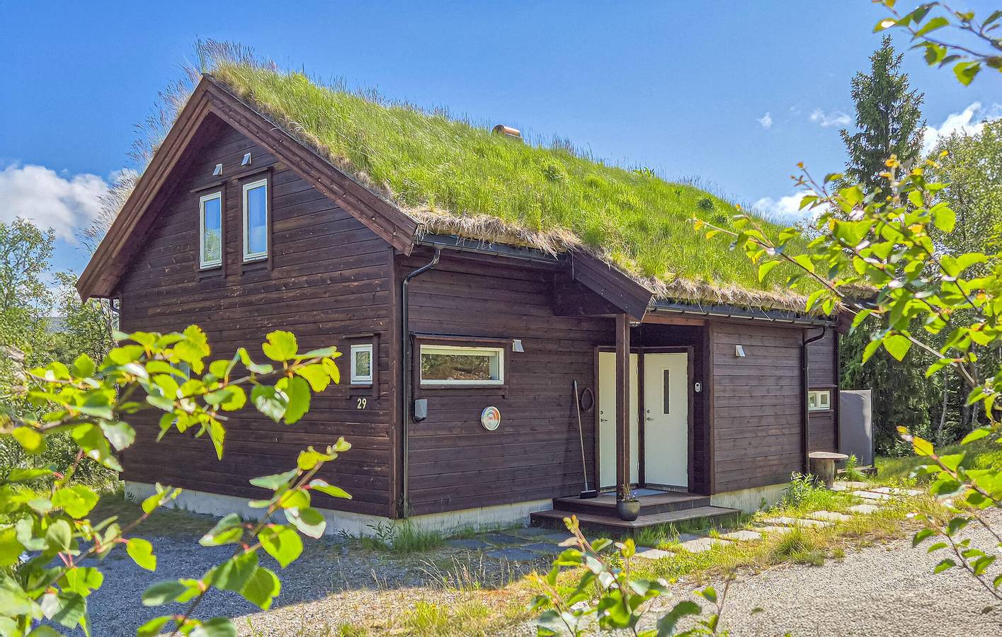 Feriehus for 8 personer med hage in Vinje 