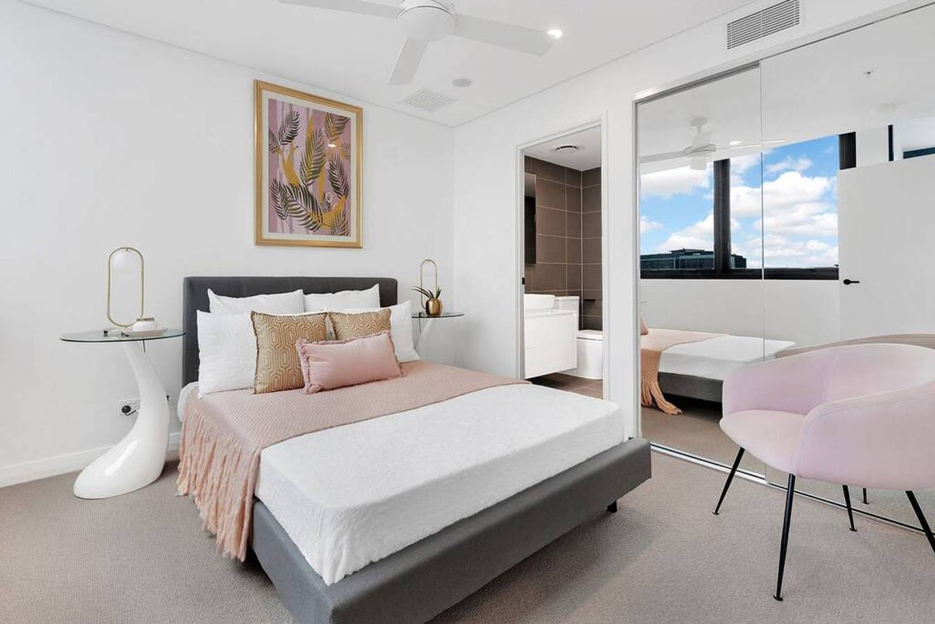 Entire apartment, 2Br Utopia Fortitude Valley  Pool Rooftop King bed in Fortitude Valley, Brisbane