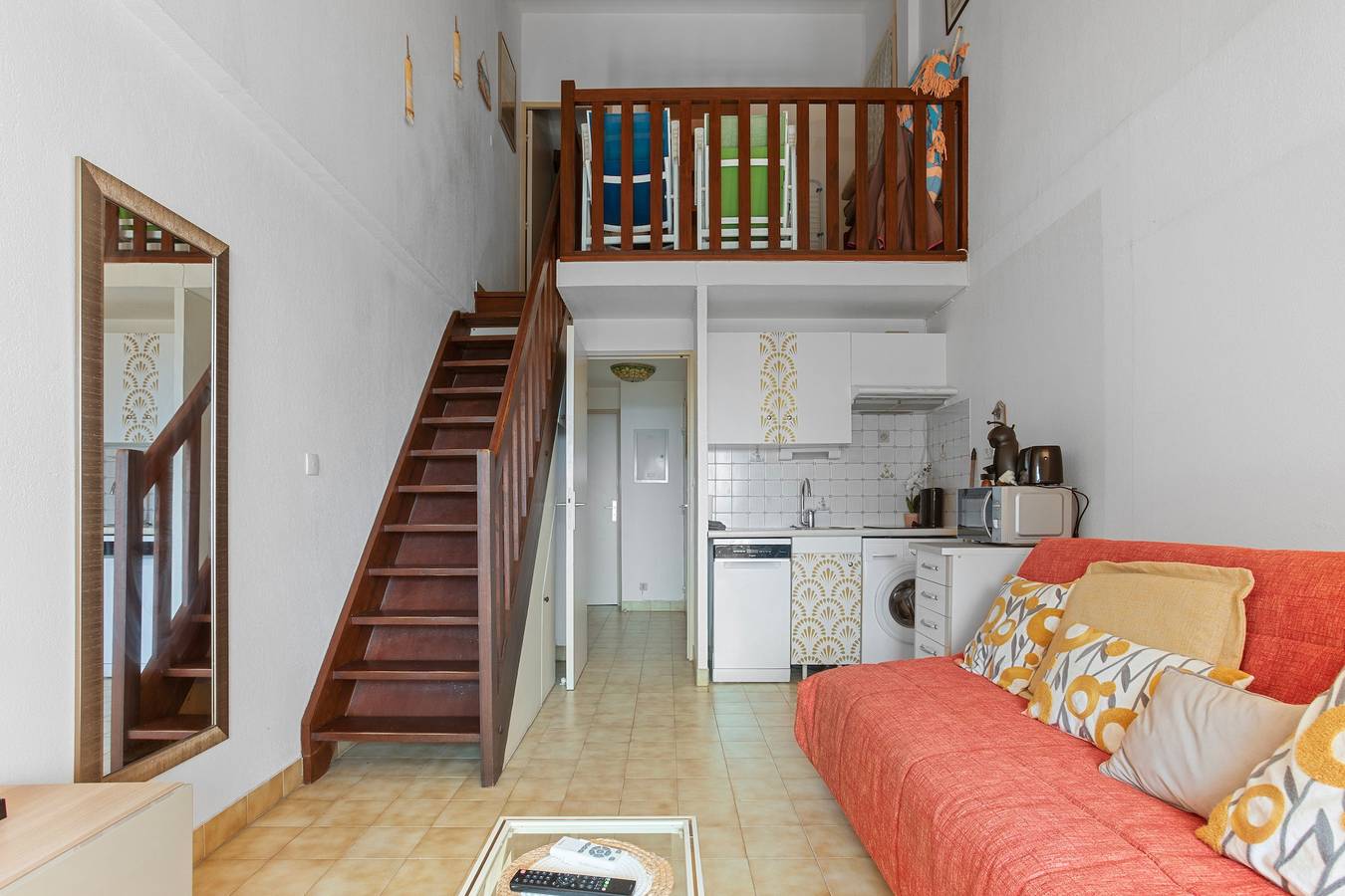 Appartement entier, Appartement « St Clair » avec vue mer, Wi-Fi et climatisation in Le Lavandou, Parc national de Port-Cros