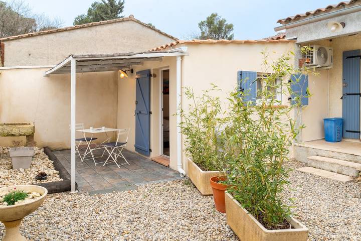 Gehele studio, Studio "Villa Loriol du Comtat" met gedeeld zwembad en privéterras in Loriol-du-Comtat, Vaucluse