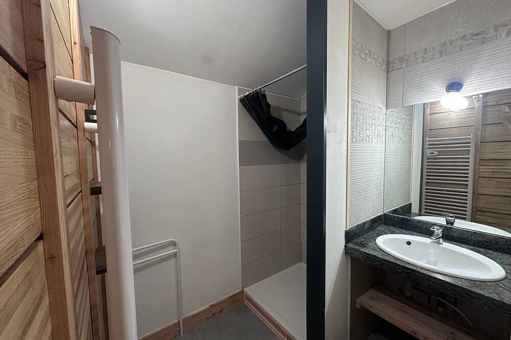 Entire apartment, “Petite Ours” Apartment with Mountain View, Shared Garden and Wi-Fi in Abriès-Ristolas, Queyras