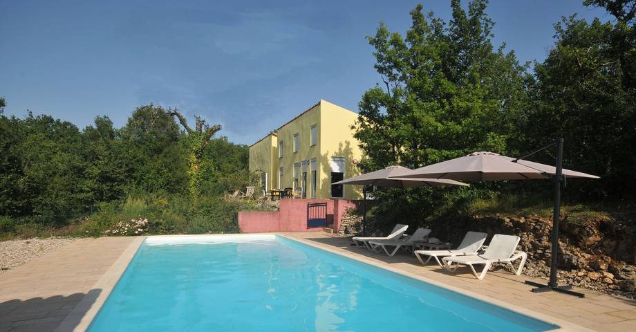 Gîte pour 6 personnes, avec piscine, adapté aux familles
