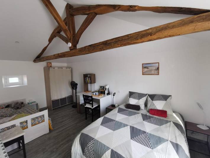 Chambre d’hôte pour 3 personnes, avec Balcon et Terrasse ainsi que Jardin et Vue