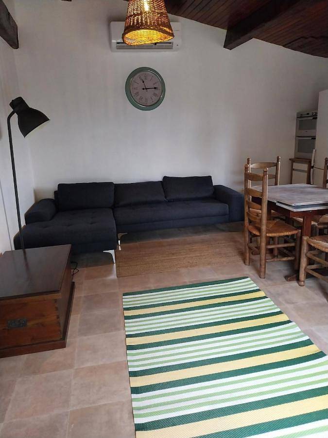 Location de vacances pour 2 personnes, avec piscine et terrasse à Chillac