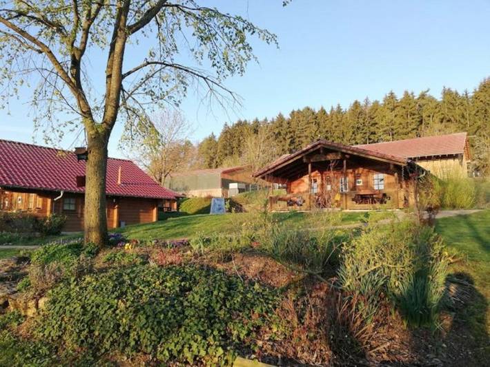 Ferienhaus für 3 Personen, mit Terrasse und Garten sowie Pool und Ausblick in Buchen