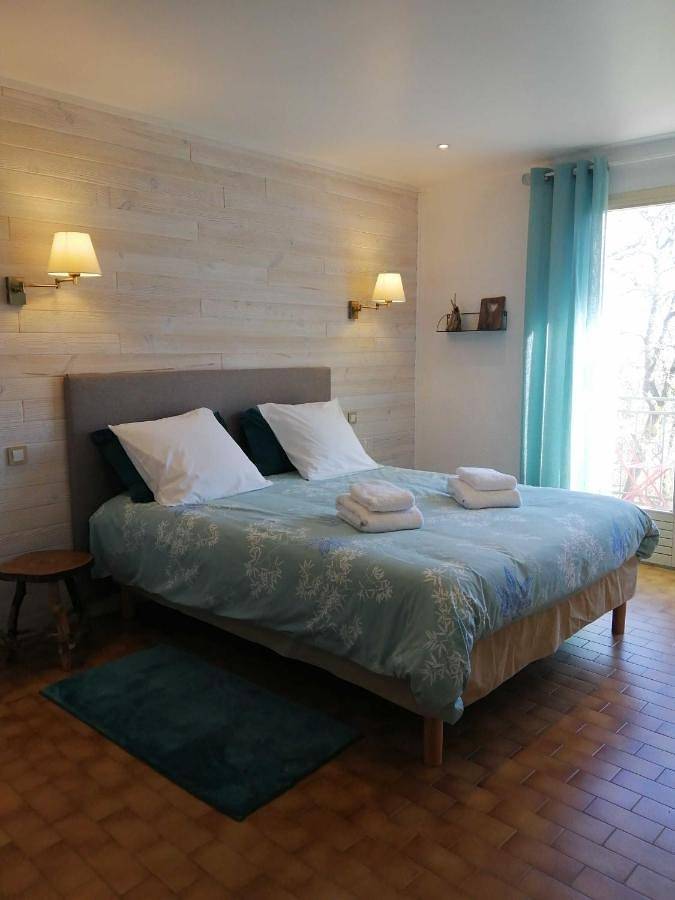 Chambre d’hôte pour 2 personnes, avec Terrasse ainsi que Jardin et Vue à Saint-Antonin-Noble-Val - 4