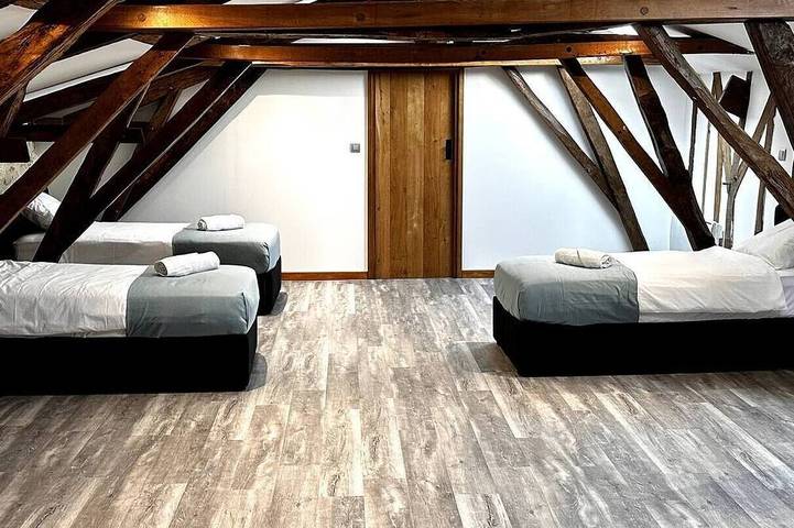 Gîte pour 8 personnes, avec piscine à Roumagne - 2