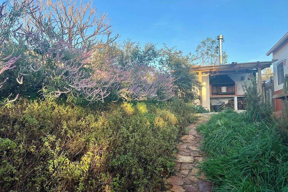 Geheel appartement, Romantic Countryside Retreat with Private Garden Near Tomar in Tomar, Santarém District