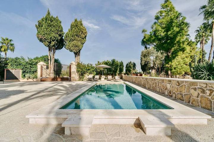 Villa für 4 Personen, mit Balkon und Garten - 1