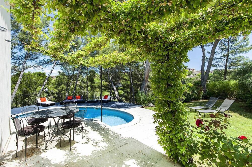 New on the Pont Royal Golf Course in Mallemort, Region de Arles