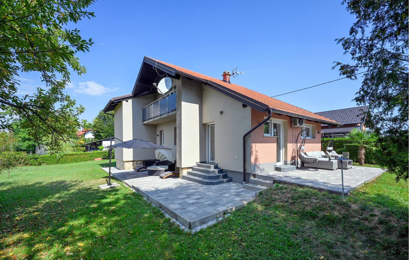 Gemütliche 2-Zimmer-Wohnung mit Terrasse und Grill in der Nähe des Flusses Mrežnica in Karlovac und Umgebung