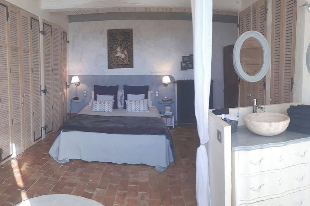 La bastide de Valensole in Provence, private estate and swimming pool in Valensole, Verdon Regional Natural Park