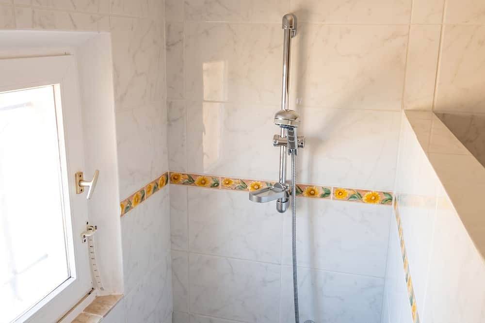 Appartement entier, Homerez - Studio à Pierrefeu-du-Var in Pierrefeu-du-Var, Côte méditerranéenne (France)