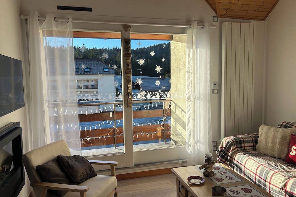 Entire apartment, Cosy duplex in the Haut-Jura with detached garage. in Prémanon, Parc naturel régional du Haut-Jura