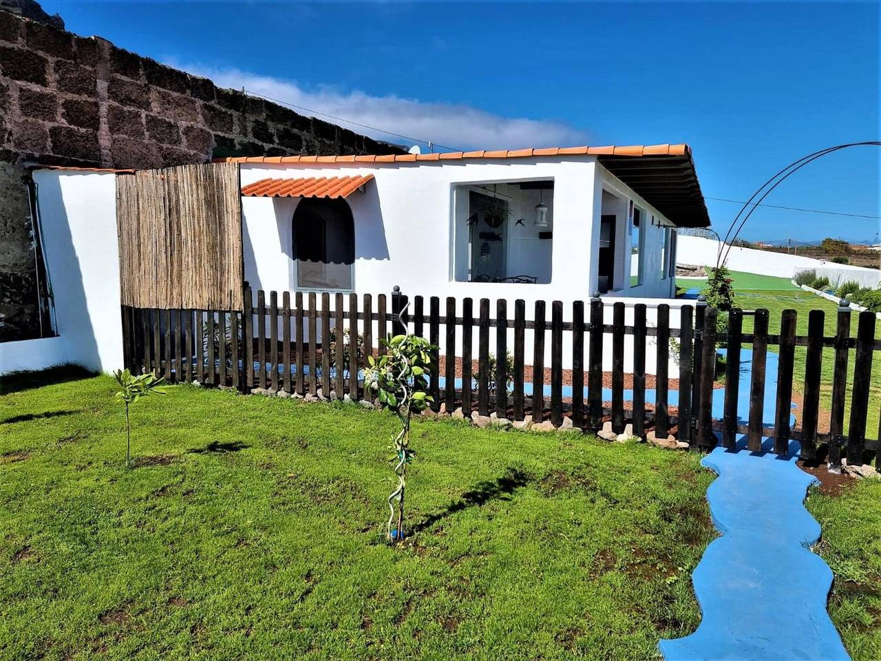 Ganze Wohnung, Ferienwohnung 'Mariposas - Sol' mit Meerblick, Gemeinschaftspool und Wlan in San Bernardo, Los Silos