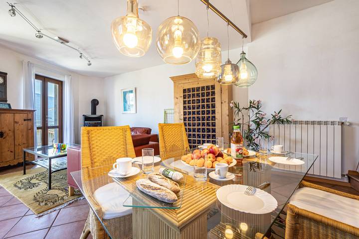Ganze Wohnung, 'Apartment Capri' mit Seeblick, Garten und Wlan in Tignale, Gardasee-Berge
