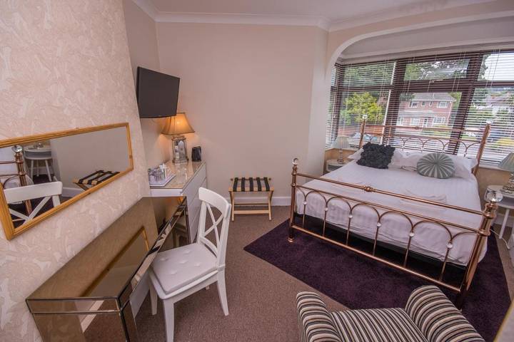 Bed and breakfast for 2 people in Poole