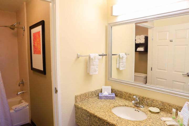 Ganze Wohnung, Ferienwohnung für 2 Personen mit Pool in Milpitas, Silicon Valley