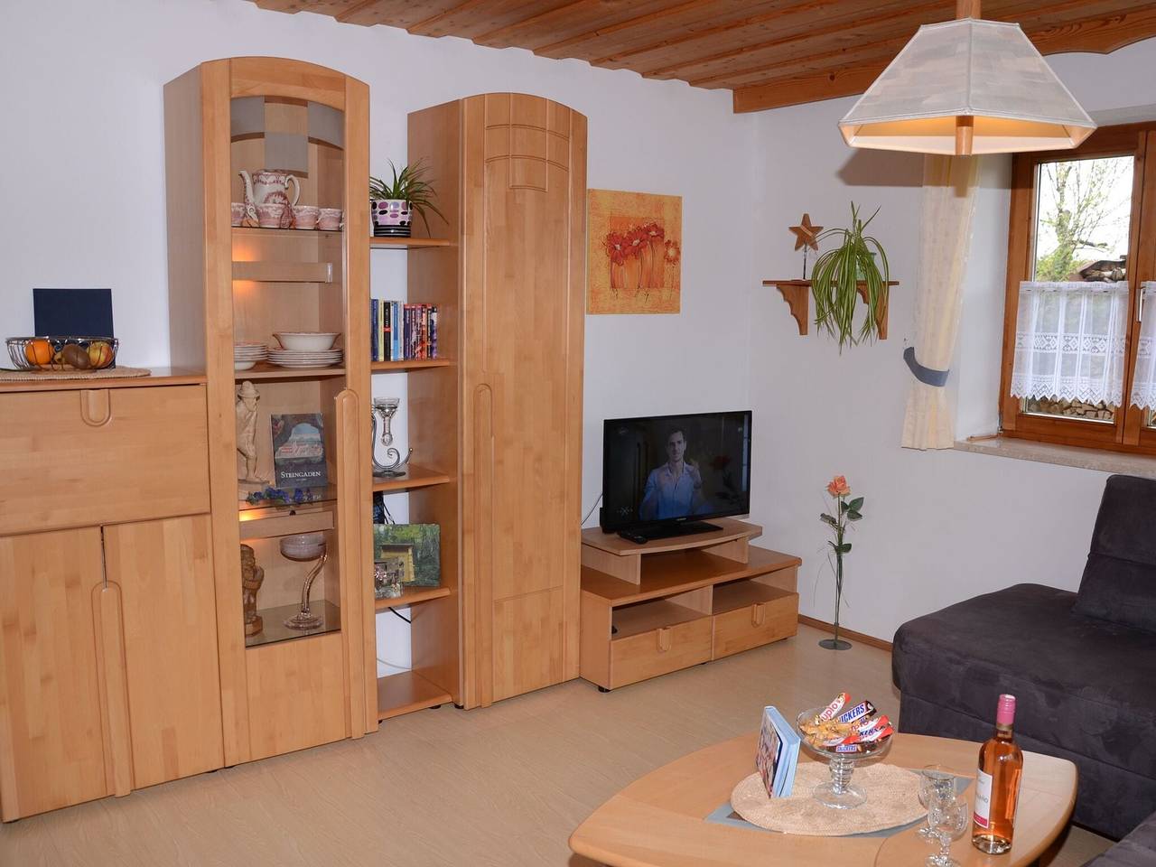 Ganze Wohnung, Comfortable apartment in Pfaffenwinkel in Upper Bavaria with private terrace in Steingaden, Bayerische Alpen
