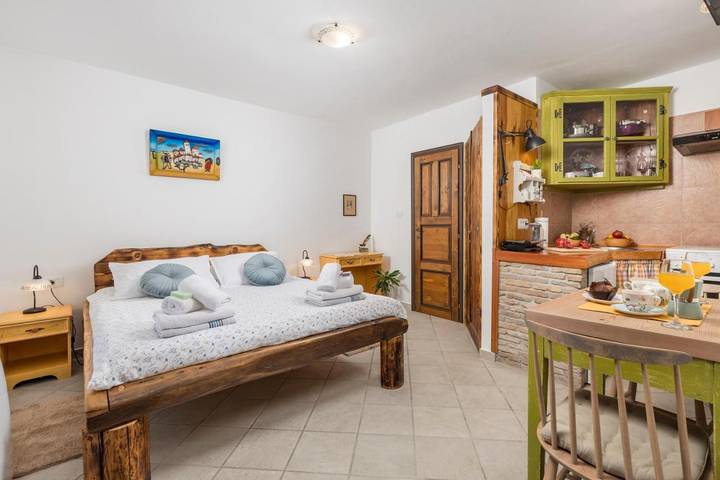 Gîte pour 2 personnes, avec vue et jardin, animaux acceptés dans Mošćenice - 2