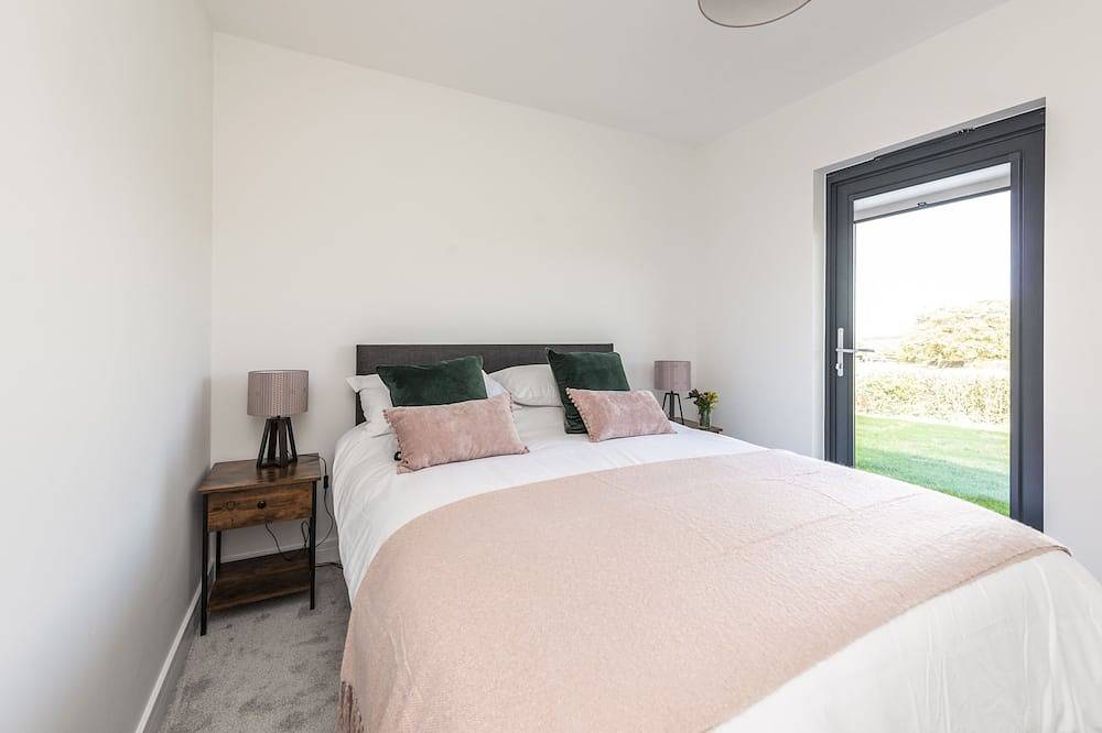 Ganze Wohnung, Bramble is an eco retreat with a wood fired hot tub in Dorset