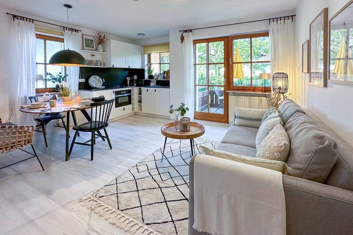 Ferienwohnung für 4 Personen, mit Garten und Balkon in Chieming