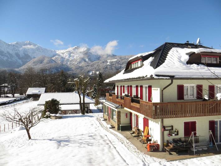 Ferienwohnung für 2 Personen, mit Balkon und Terrasse sowie Garten und Ausblick in Bezirk Gmunden