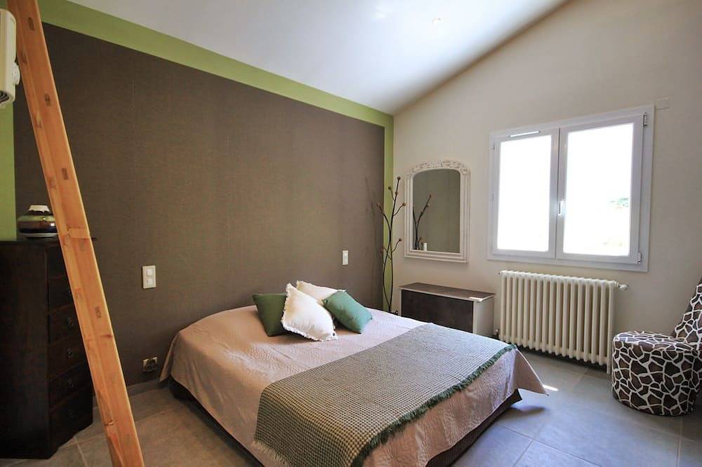 Villa Villeneuve les Avignon 120m2 / Piscine / 3 chambres / Climatisation in Villeneuve-lès-Avignon, Région de Nîmes