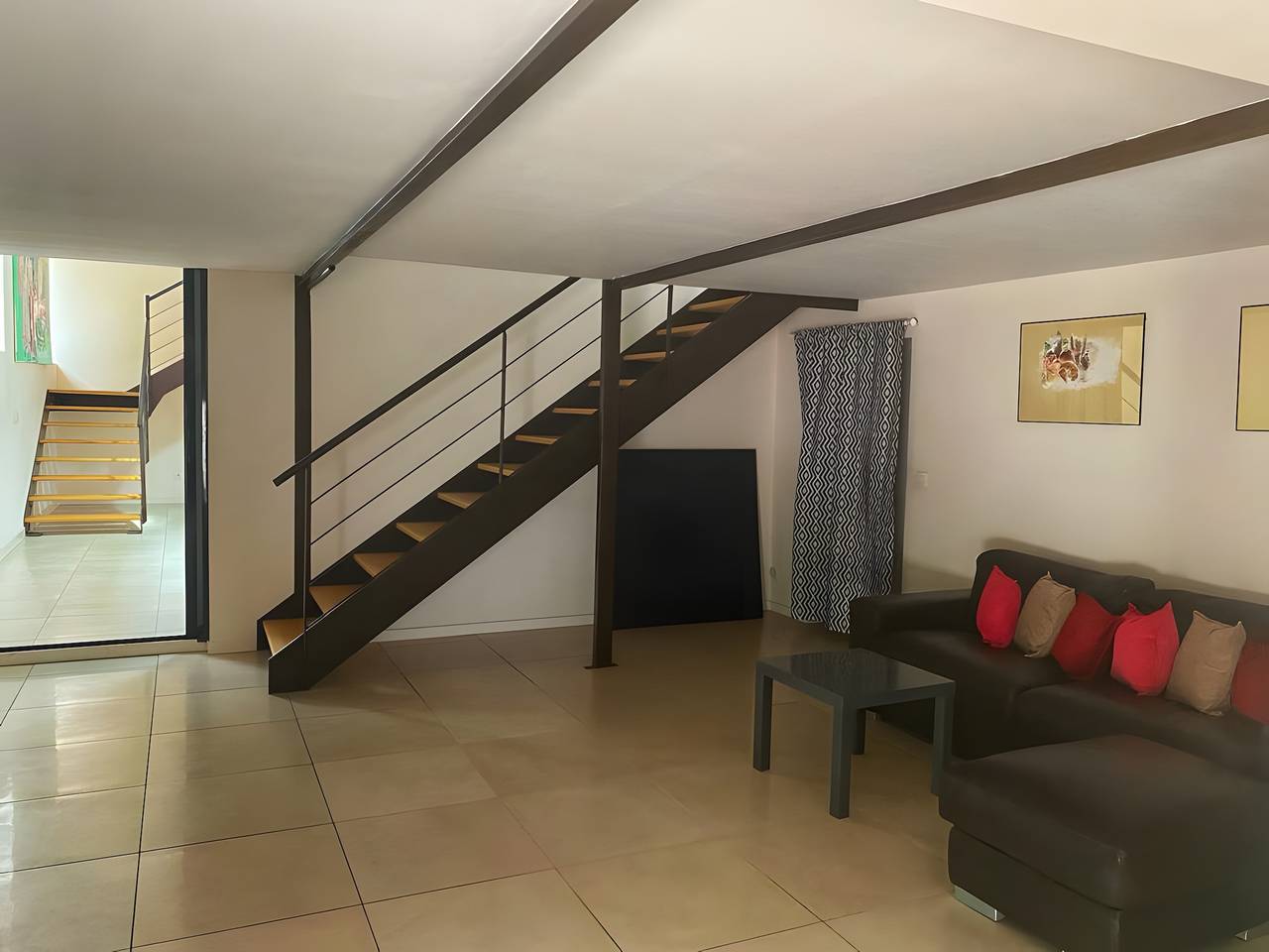 Apartamento entero, Casa vacacional 'The Loft' con terraza privada, Wi-Fi y aire acondicionado in Romans-sur-Isère, Región de Valence