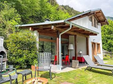 Chalet für 3 Personen, mit Garten und Seeblick sowie Terrasse und Sauna in Ledro