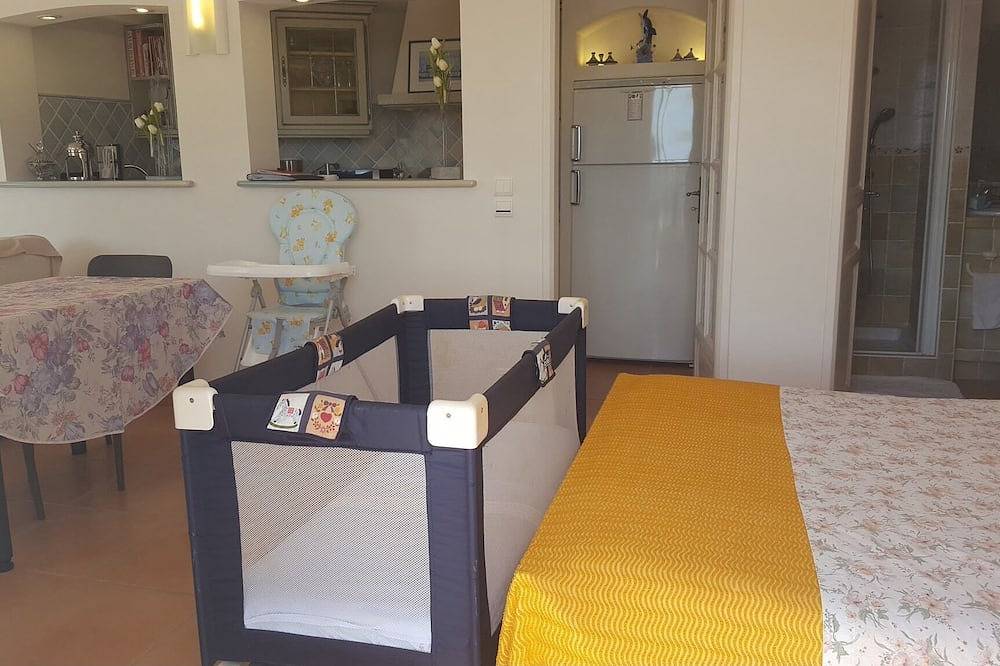 Apartamento entero, Permanente Casa vista a la piscina wifi mar Aparcamiento in Saint-André-de-la-Roche, Nizza Region