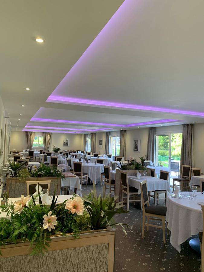 Logis Hotel Restaurant de l'Abbaye in Ferrières-en-Gâtinais, Région de Montargis