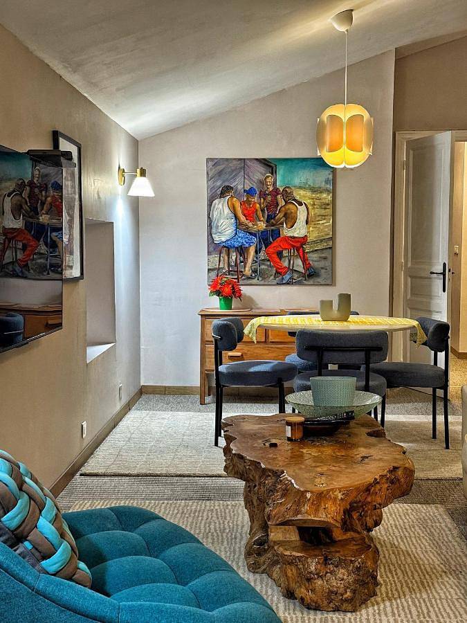 Appartement entier, One-Bedroom Apartment in Lastours, Région de Carcassonne