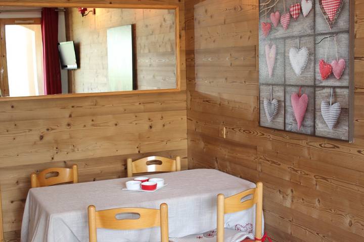 Apartamento entero, Apartamento 'Le Flocon de la Lognan' con vistas a la montaña y balcón in Belle Plagne, La Plagne-Tarentaise