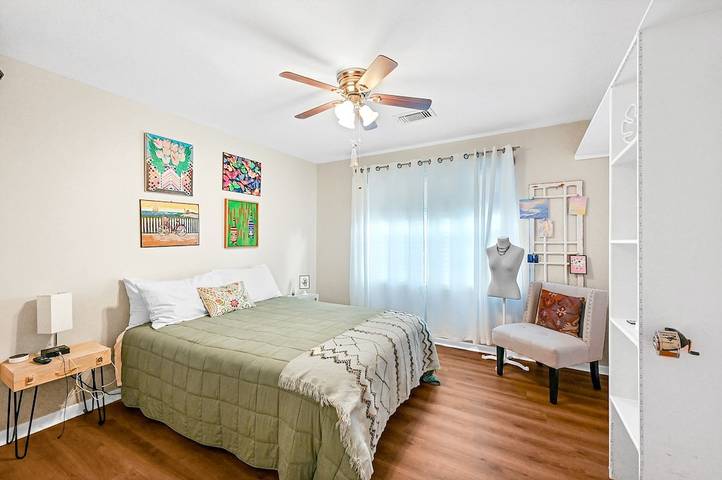 Vacation rental for 8 people, with yard and terrace, with pets in North Houston