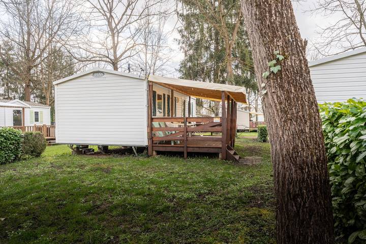 Stacaravan 'Mobihome B023 bij Europapark' met privéterras en gedeelde tuin in Boofzheim, Regio Sélestat-Erstein
