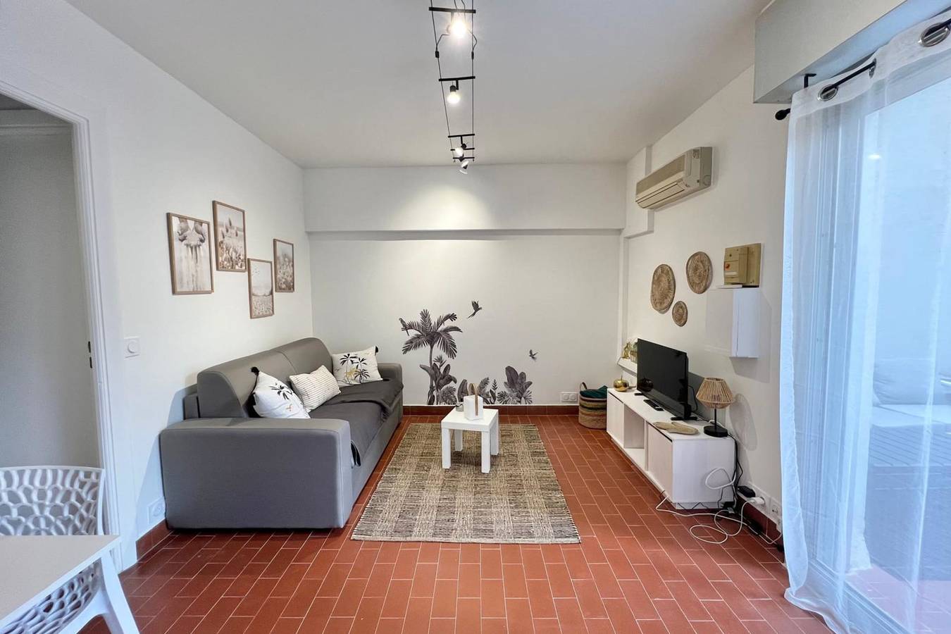 Ganzes Studio, Studio für 2 Personen mit Terrasse in Antibes, Cannes und Umgebung