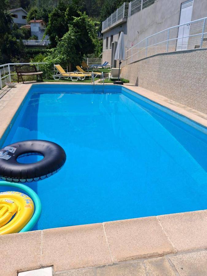 Casa rural para 7 pessoas, com vista e varanda e ainda jardim and piscina, adaptado a crianças no Gerês