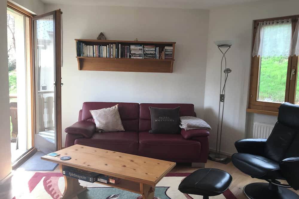 Ganze Wohnung, Soothing 2 1/2 room apartment in Falera with stunning mountain views. in Falera, Flims Laax Falera