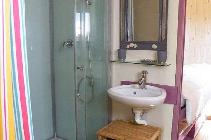 Location de vacances pour 2 personnes, avec terrasse ainsi que jardin et piscine, animaux acceptés à Le Buisson-de-Cadouin - 3