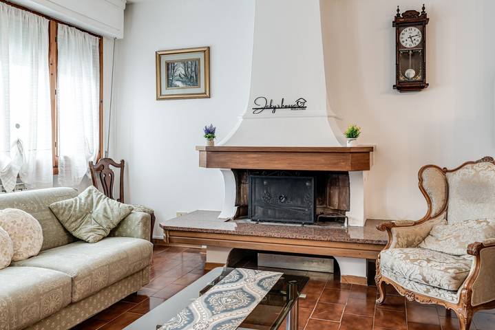Appartamento per 5 persone, con balcone a Sesto Fiorentino