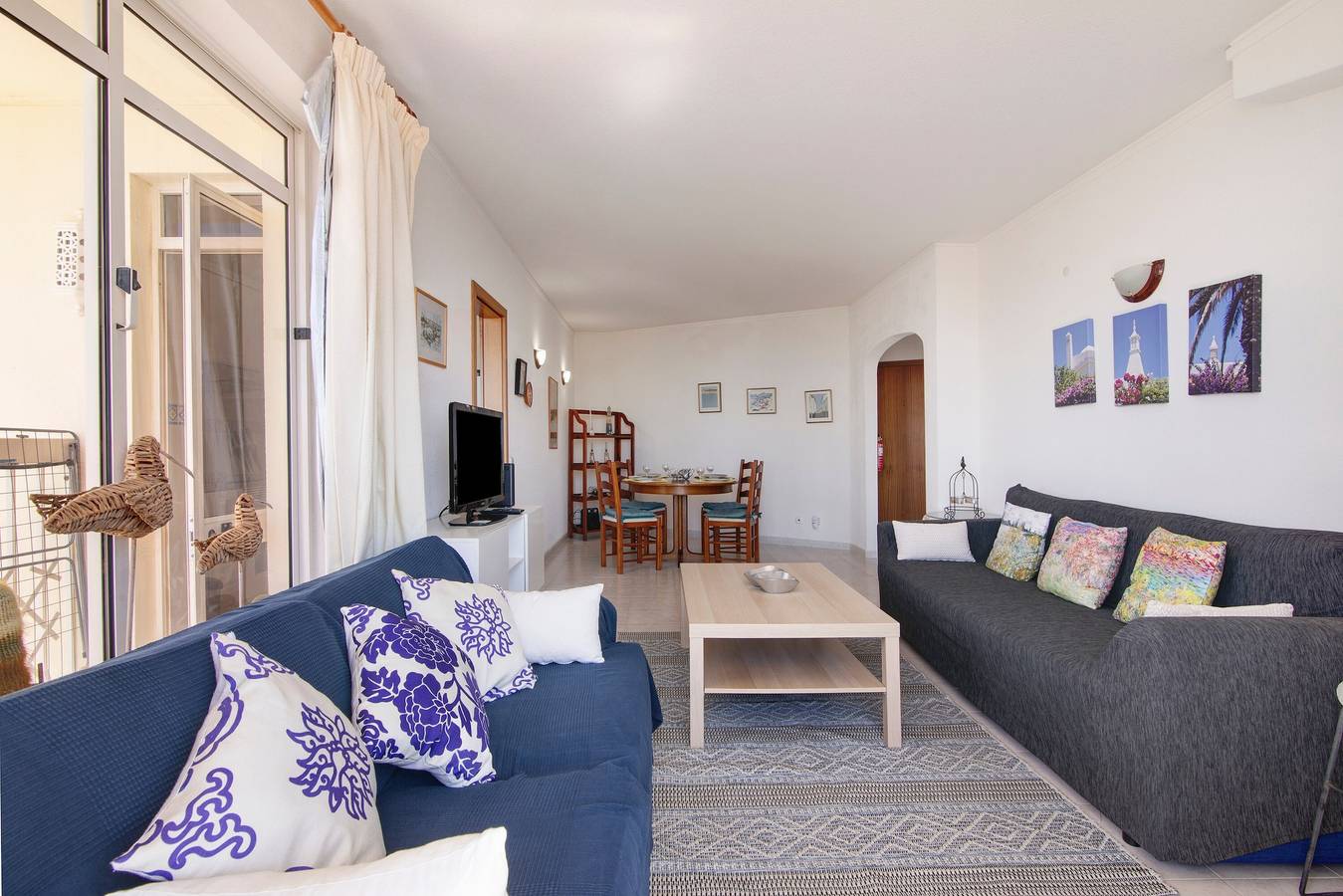 Apartamento entero, Apartamento 'Vieira À Beira Mar' con vistas al mar, balcón y Wi-Fi in Armação de Pêra (costa), Armação de Pera