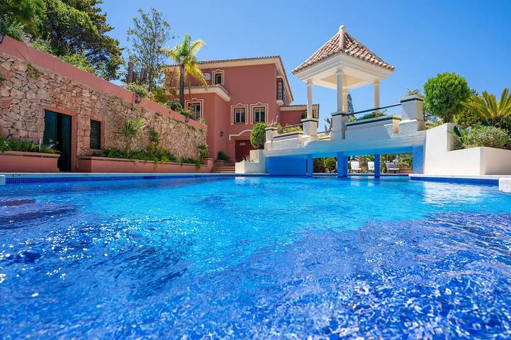 Villa for 14 people, with garden, with pets in Costa del Sol