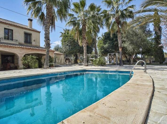 Maison d’hôte pour 4 personnes, avec Balcon et Terrasse ainsi que Jacuzzi et Jardin à Elche