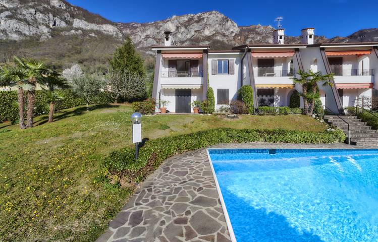 Appartamento per 5 persone, con balcone e vista lago nonché giardino in Lierna