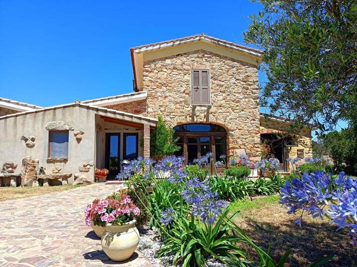 Appartamento per 4 persone, con panorama e giardino in Costa Verde (Sardegna)