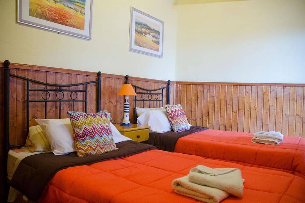 Rural house with excellent views of the sea and valley. in Santa Catalina, Hermigua