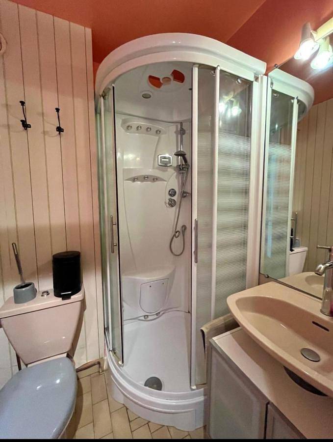 Gîte pour 2 personnes, avec balcon dans Office De Tourisme De Vernet Les Bains - 3