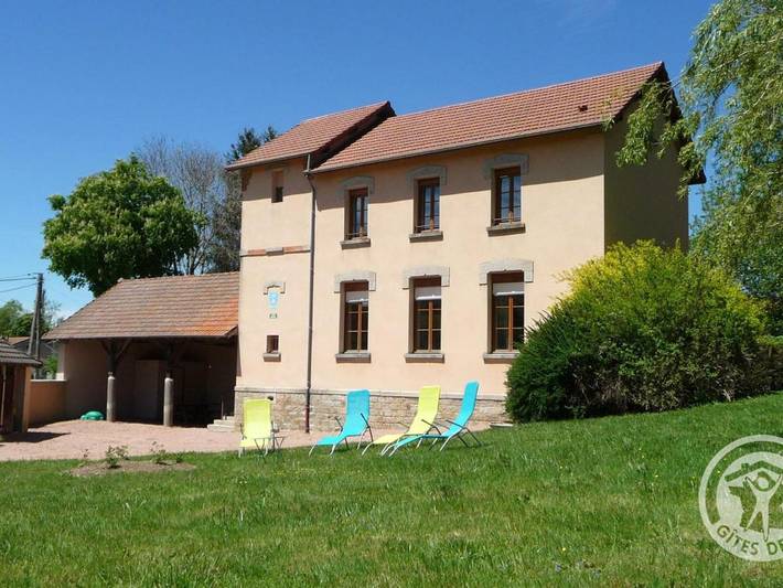 Gîte pour 6 personnes, avec jardin à Saint-Bonnet-des-Quarts